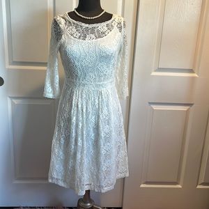 Romy lace dress size M